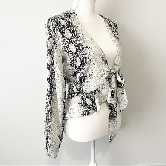 Missguided snake print tie front ruffle hem blouse size 8 new with tags NWT - Picture 3 of 9